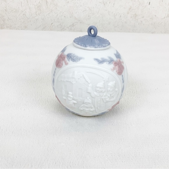 Vintage Lladro 1991 Porcelain Christmas Ball Ornament Handmade Spain New In Box - Picture 3 of 8